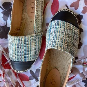 Ann Taylor loft capote espadrilles in navy. Size 6.5. Like new condition.